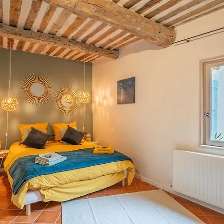 La Confidence Apartment