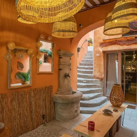 La Confidence Apartment