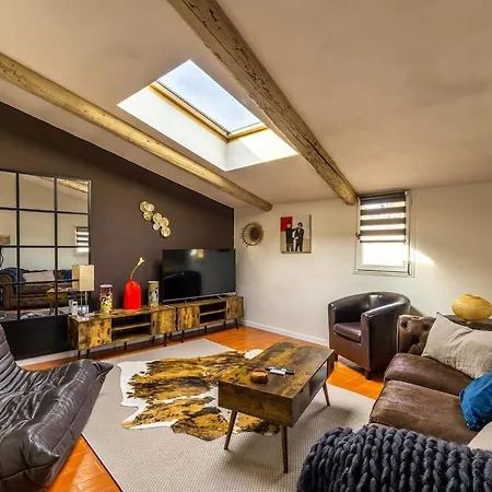 La Confidence Apartment